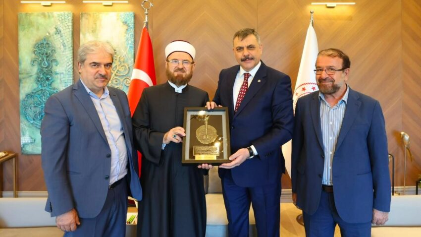 Bakan ciftci dunya musluman alimler birligi baskani karadagi ile gorustu 48wDUHVm