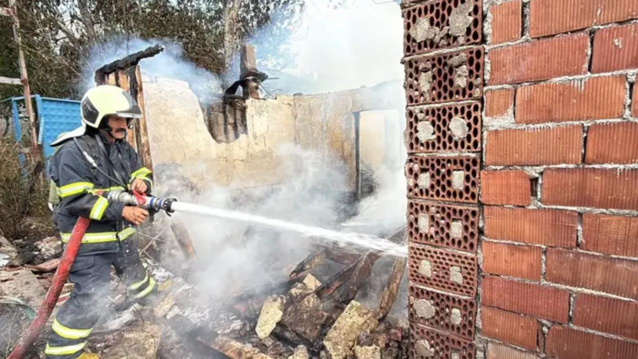 Karabukte yurek yakan yangin evde yalniz kalan 2 yasindaki cocuk hayatini kaybetti i2RTEZrG